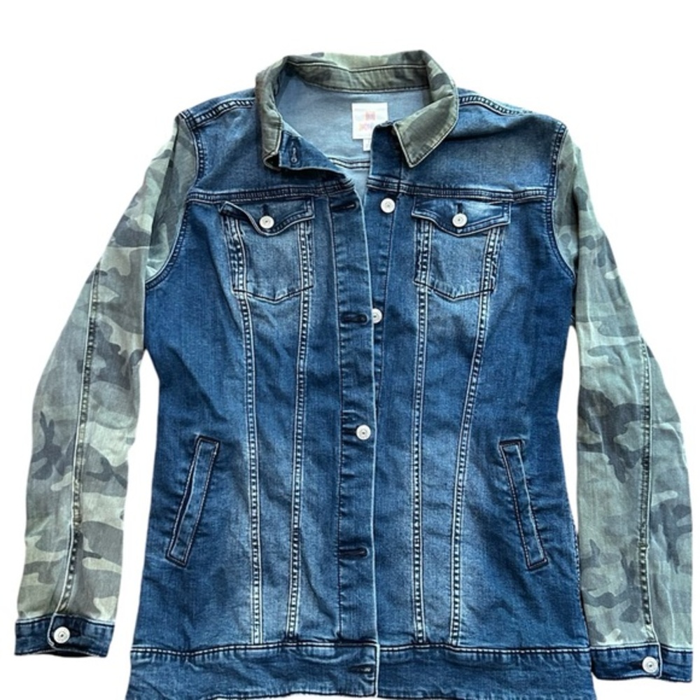 Lularoe women’s denim jacket with camo‎ sleeves size large nwt size large